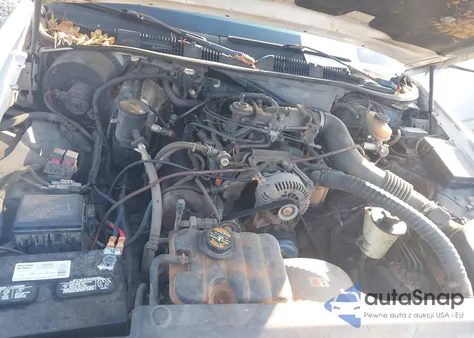 2000 Mercury Grand Marquis Ls z USA, uszkodzony, nr VIN 2MEFM75W5YX692949